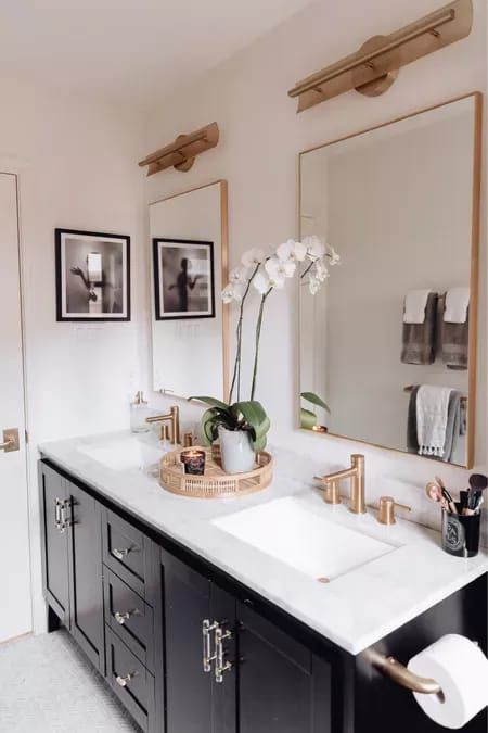 Luxury Master Bath, Glam Bathroom Decor, Artistic Interior Design, Tranquil Bathroom, Glam Bathroom, Black Vanity, Marble Vanity, Chic Bathrooms, Apartment Bathroom