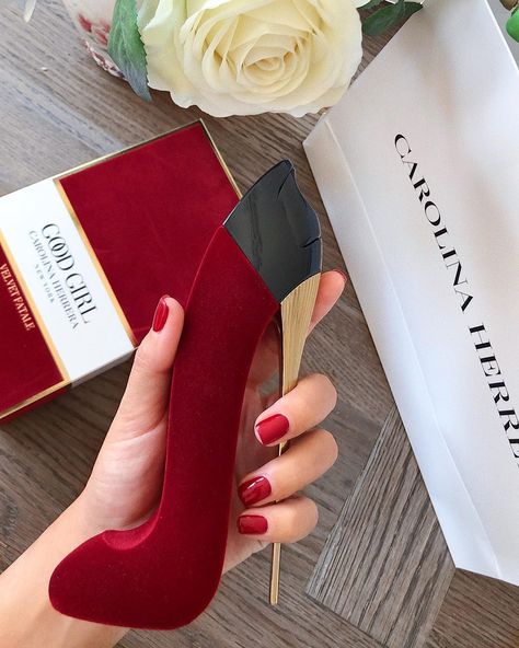 • Good Girl Velvet Fatale • 👠 @carolinaherrera Passion, Love, Sensuality. ❤️ ✨Top Note October Manifest, Good Girl Perfume, Girl Perfume, Carolina Herrera Good Girl, Perfume Chanel, Funny Tom, Expensive Perfume, Fragrances Perfume Woman, Perfume Body Spray