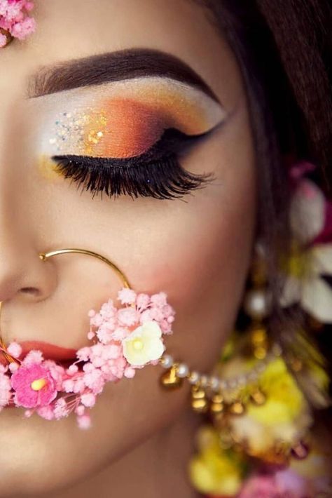 Haldi Makeup For Bride, Haldi Makeup Look For Bride Indian, Haldi Eye Makeup Look For Bride, Colour Full Eye Makeup, Mehendi Eye Makeup Looks, Mehendi Makeup Looks For Bride, Haldi Bride Makeup, Bengali Eye Makeup, Bengali Haldi Look