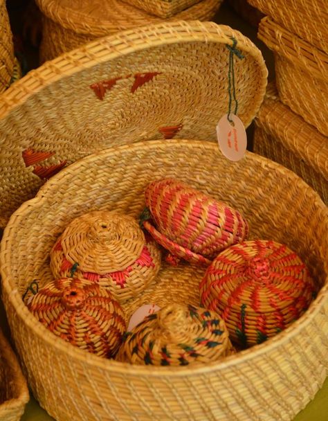 Totti Mane, Grass Craft, Grass Basket, Dinnerware Set, Wicker Baskets, Decorative Wicker Basket, Dinnerware, Baskets, Tray