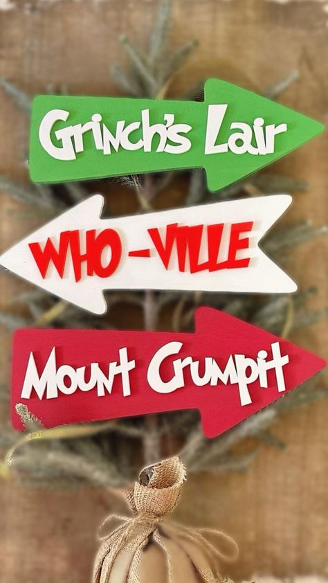 Diy Grinch Decorations How To Make, Mount Crumpit Grinch, Grinch Lair, Grinchmas Decorations Diy, Grinch Signs, Grinchmas Decorations, Mount Crumpit, Grinch Ideas, Grinch Sign