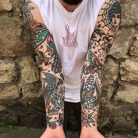 Old School Tattoo Sleeve, American Traditional Sleeve, Many Tattoos, Best Leg Tattoos, Traditional Tattoo Inspiration, Traditional Tattoo Sleeve, Tattoo Inspiration Men, Tattoo People, Tattoo Traditional