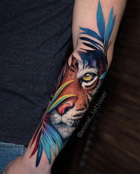 Colorful Lion Tattoo, Traditional Butterfly Tattoo, Halloween Tattoos Sleeve, Geisha Tattoo Design, Colored Tattoo Design, Lion Head Tattoos, Tiger Tattoo Design, Tattoos For Women Half Sleeve, Tattoo Artwork