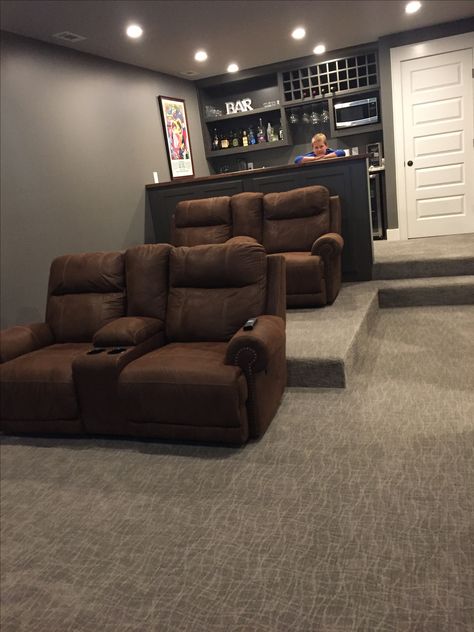 Theater Basement Ideas, Movie Theaters In House, Narrow Movie Theater Room, Basement Theater Room On A Budget, Home Theater Bar Ideas, Theatre Room With Bar, Mini Movie Theater Room, Basement Movie Room On A Budget, Comfy Home Theater Seating