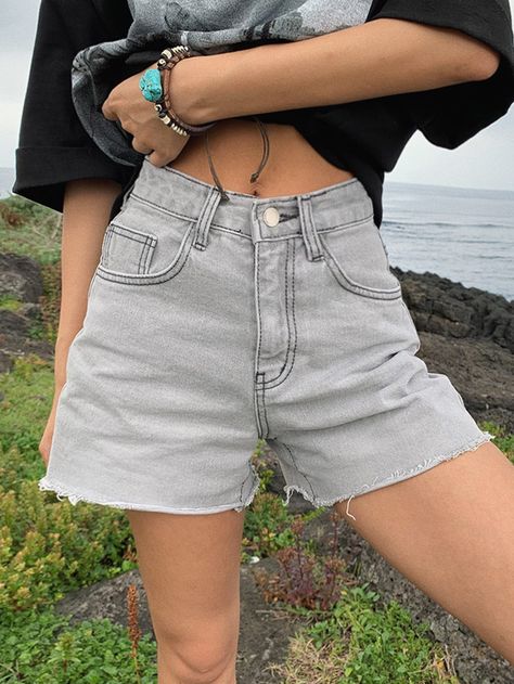 Grey Jean Shorts Outfit, Grey Denim Shorts Outfit, Grey Denim Shorts, Women Denim Shorts, Jean Short Outfits, Denim Shorts Outfit, Shorts Outfit, Grey Denim, Denim Shorts Women