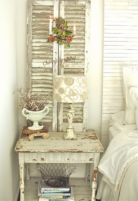 Idee fai da te per arredare la camera da letto in stile shabby chic | donneinpink magazine Shabby Chic Francese, Modern Shabby Chic Bedroom, Camera Shabby Chic, Shabby French Chic, Muebles Shabby Chic, Chic Bedroom Design, Modern Shabby Chic, Shabby Chic Decor Bedroom, Swedish Decor