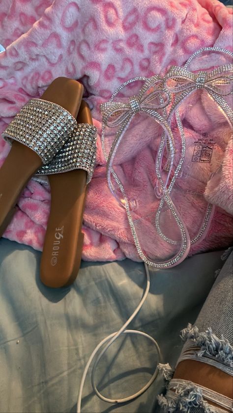 Sparkly Sandals, Crocs Fashion, Pretty Sandals, Pretty Pink Princess, Girly Girl Outfits, Pretty Shoes Sneakers, Girly Shoes, Easy Trendy Outfits, Cute Sandals