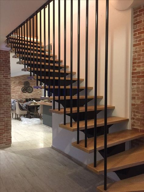 Scari interioare - Traforate.ro Stair Railing Design Wooden, Wooden Stair Railing Ideas, Railing Design Wooden, Under Stairs Reading Nook, Stairs Reading Nook, Wooden Stair Railing, Stair Railing Ideas, Rustic Staircase, Interior Stair Railing