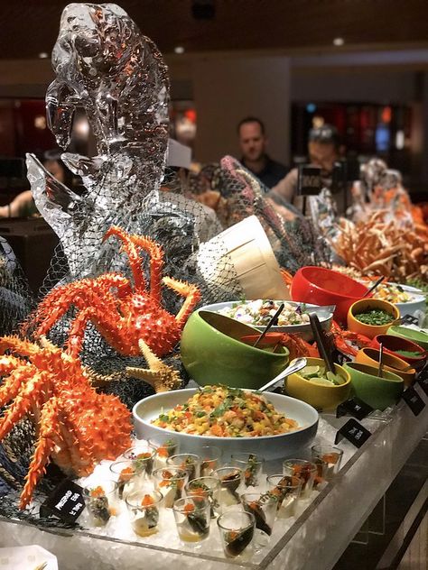 Seafood Decor, Buffet Set Up, Poached Fish, Seafood Buffet, Best Buffet, Dining Buffet, Buffet Decor, Seafood Paella, Buffet Set