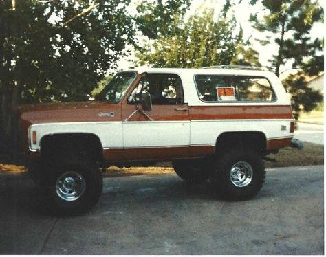 Blazer K5, Adventure Van, Gmc Jimmy, K5 Blazer, Truck Stuff, Chevy Suburban, Future Goals, Car Stuff, Lifted Trucks