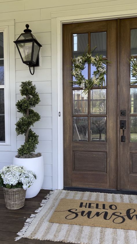 Spiral Plants Front Door, Boxwood Spiral Topiary Front Porch, Front Porch Boxwood Planters, Spiral Topiary Front Porch, Front Door Topiary Ideas, Boxwood Topiary Front Porch, Porch Seating, Front Porch Seating, Spiral Topiary