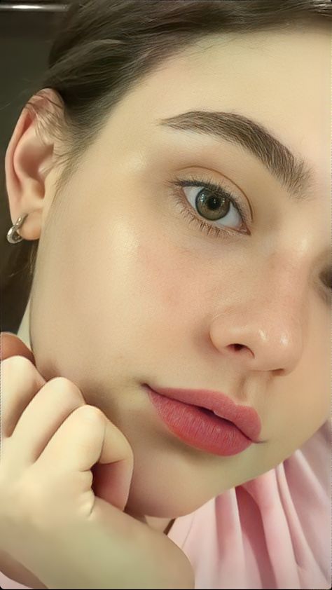 Diy Skincare Routine, Light Makeup Looks, Skin Images, Skin Photo, Clear Glowing Skin, Dasha Taran, Diy Skincare, Glass Skin, Pale Skin