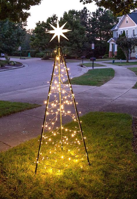 32 easy DIY outdoor Christmas decorations & best ideas for the yard, porch & front door, such as hanging Xmas lights, wreaths, garlands, wood signs, ornaments & planter pots! - A Piece of Rainbow, christmas decor, backyard, vintage, porch, patio, farmhouse decor, modern Rainbow Christmas Decor, Easy Diy Outdoor Christmas Decorations, Diy Outdoor Christmas Decorations, Best Outdoor Christmas Decorations, Outdoor Christmas Decorations Lights, Xmas Decorations Outdoor, Christmas Lawn Decorations, Outdoor Christmas Decorations Yard, Hanging Christmas Lights