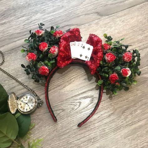 Diy Disney Ears, Disneyland Ears, Disney Ears Headband, Disney Diy Crafts, Diy Mickey Ears, Painting Roses, Disney Mouse Ears, Disney Themed Outfits, Painting The Roses Red