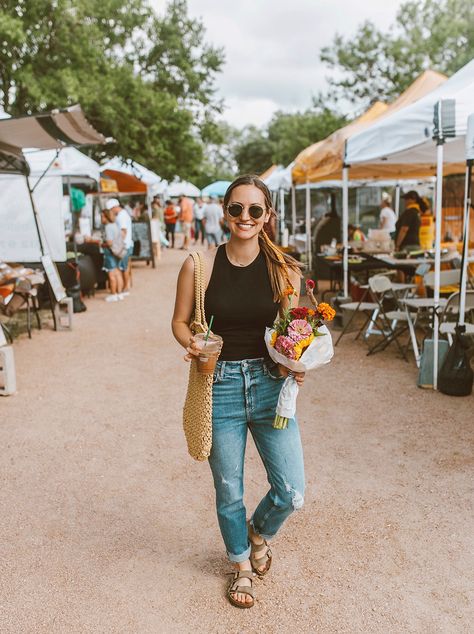 Weekend Farmers Market Visit - LivvyLand | Austin Fashion and Style Blogger Summer Outfits Farmers Market, Casual Market Outfit, What To Wear To Farmers Market, Spring Farmers Market Outfit, Summer Farmers Market Outfit, Market Outfit Spring, Farmers Market Outfit Summer Casual, Farmers Market Outfit Spring, Farmers Market Aesthetic Outfit