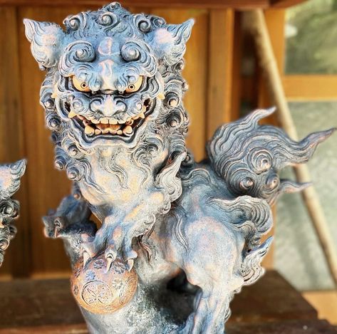 Fu Dog Statue, Asian Sculptures, Noh Mask, Fu Dog, Buddha Art Painting, Lion Dog, Chinese Mythology, Demon Art, Foo Dog