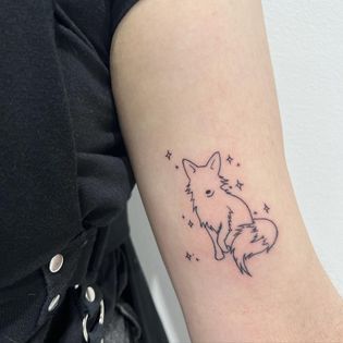 Facebook Little Fox Tattoo, Spoonie Tattoo, Small Fox Tattoo, Fox Things, Tattoos With Kids Names, Fox Tattoo, Line Work Tattoo, Fine Line Tattoos, Cute Fox