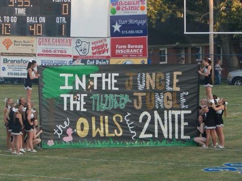 Homecoming Run Through Signs, Runthrough Signs Football, Football Run Through Signs High School, Cheer Run Through Signs Football, Football Banners Run Through, Run Through Signs Football, Football Run Through Signs Ideas, Fnl Posters, Football Game Signs