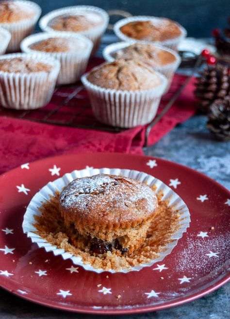 Mincemeat Muffins - Something Sweet Something Savoury Mincemeat Muffins Recipe, Mincemeat Muffins, Mincemeat Bars Recipe, Mincemeat Recipes, Fruity Flapjacks, Mincemeat Cake, Best Scone Recipe, Meat Cake, Df Recipes