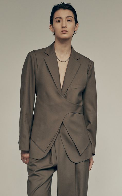 Blazer Design, Soft Tailoring, Modern Minimalism, Classic Blazer, Fashion Details, Look Cool, Moda Operandi, Look Fashion, South Korea