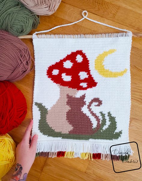 Meow-Shroom Moon Wall Hanging Free Crochet Pattern - Divine Debris Moon Wall Hanging, Crochet Wall Hanging, Wall Hanging Pattern, Ravelry Crochet, Unique Cross Stitch, Cross Stitch Tutorial, Crochet Graph, Crochet Wall Hangings, Tapestry Crochet Patterns