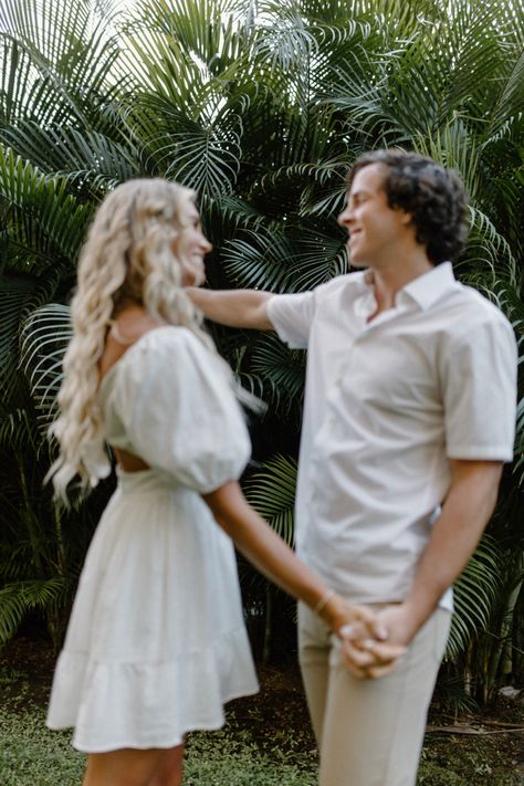 White Sundress Engagement Photos, Sundress Engagement Photos, Couples Photoshoot White Dress, White Sundress Photoshoot, Tan And White Engagement Photos, Boyfriend White Shirt, White Engagement Dresses, Couple Beach Pictures, White Sundress