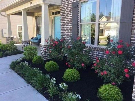 Front Yards Curb Appeal, Flower Bed Designs, Front Garden Landscape, Small Front Yard Landscaping, Small Front Yard, Front Yard Design, Front Yard Garden Design, Easy Landscaping, Front Landscaping