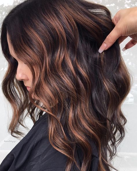 Medium Chocolate Hair with Caramel Highlights Chocolate Cake Hair, Chocolate Hair With Caramel Highlights, Dark Caramel Hair Color, Dark Caramel Hair, Cool Brown Hair, Brown Hair With Caramel Highlights, Kadeřnické Trendy, Brown Ombre Hair, Hair Color Caramel