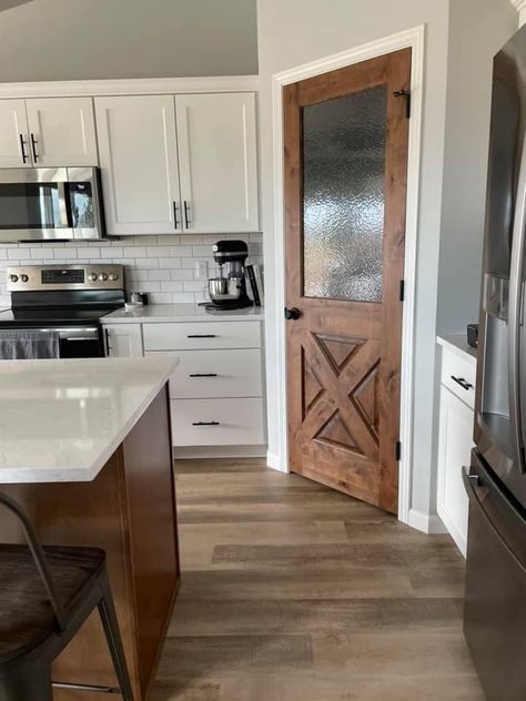 Partial Open Cabinet Kitchen, Corner Cabinet Pantry Ideas, Corner Kitchen Pantry Design, Pantry Door Ideas Farmhouse Style, Corner Pantry Door, Wood Pantry Door, Corner Pantry Ideas, Corner Kitchen Pantry, Barndo Ideas