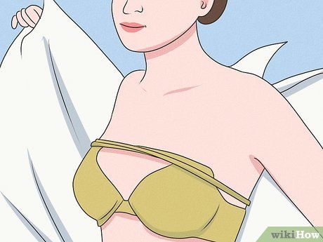 Making A Bra Into A Strapless, Making Bra Strapless, Strapless Bras For Large Bust, How To Turn Regular Bra Into Strapless, Strapless Bra Hacks Diy Ideas Plus Size, How To Make A Regular Bra Into Strapless, How To Make A Strapless Bra With Straps, How To Make Bra Strapless, How To Hide Bra Straps Off The Shoulder