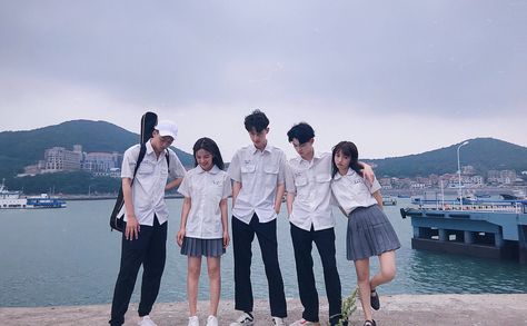 ulzzang besties Ulzzang Squad, Ullzang Boys, Father Daughter Photos, Boy And Girl Friendship, Korean Friends, Boy Squad, Korean Couple Photoshoot, Squad Pictures, Five Friends