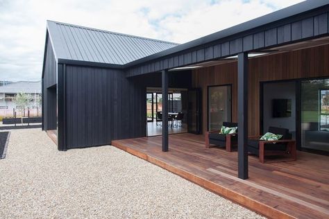 Black House Exterior Design, Bedroom Design Black, Brown Architecture, Urban Homes, House Image, House Cladding, Shed Home, Exterior Design Ideas, Modern Barn House