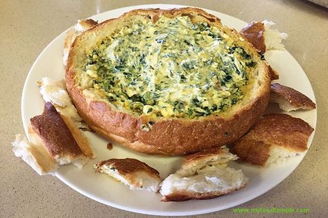 Spinach Cob Loaf Dip, Cob Loaf Dip Recipes, Cobb Loaf Dip, Spinach Cob Loaf, Warm Spinach Dip, Cobb Loaf, Cob Loaf Dip, Cob Loaf, Creamy Spinach Dip