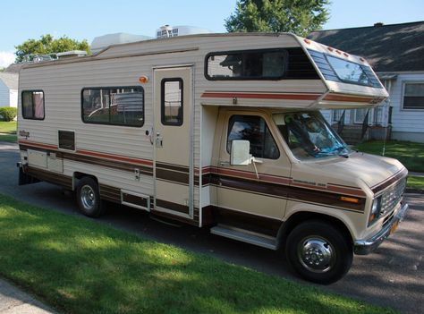 This 1987 Fleetwood Camper is Our Home! We'll Keep it Class C. Class C Rv Interiors, Winnebago Remodel, Class C Campers, Rv Vintage, Camping Vehicles, Youtuber Dr, Gmc Motorhome, Used Rvs For Sale, Classic Campers