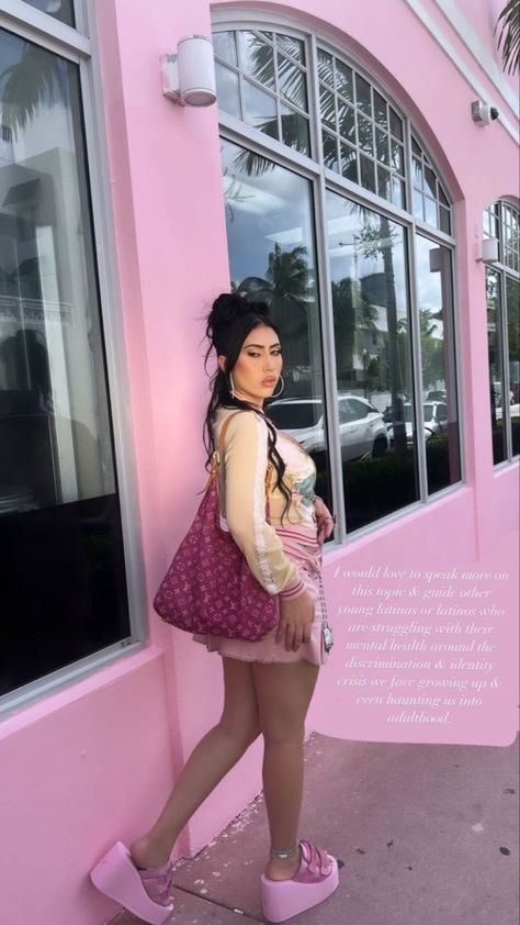 Kali Uchis Muñekita, Kali Uchis Style Outfit, Bodied By Uchis, Kail Uchis Outfits, Kail Uchis Aesthetic, Kali Uchis Tattoo Ideas, Kali Uchis Aesthetic Outfits, Kali Uchis Concert Outfit Ideas, Kali Uchis Style