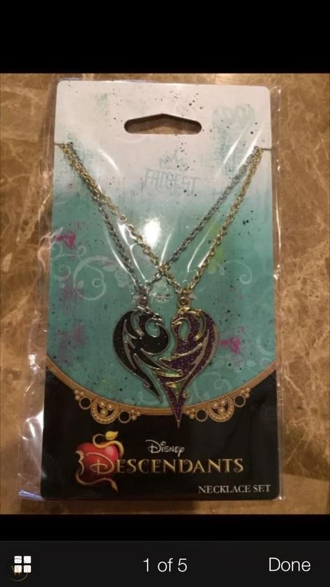 **DISNEY DESCENDANTS MAL & EVIE Dragon Heart BFF Necklace Costume Jewelry | #1788801235 Disney Descendants Mal, Disney Descendants Party, Descendants Mal, Dove And Thomas, Disney Descendants Movie, Descendants Characters, Lucky Charms Marshmallows, Mal And Evie, Disney Channel Descendants