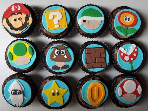 Super Mario Brothers Nintendo Cupcakes by clevercupcakes, via Flickr Super Mario Cupcakes, Character Cupcakes, Super Mario Cake, Mario Cake, Mario Birthday Party, Cupcakes Decorados, Super Mario Party, Cupcake Icing, Mario Birthday