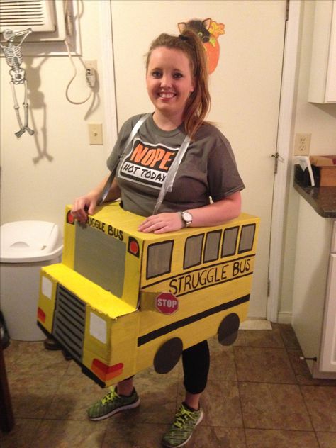 Diy Bus Costume, Struggle Bus Costume, School Bus Halloween Costume, Bus Driver Costume, School Bus Costume, Cardboard Bus, Farm Costumes, Fall Classroom Decorations, Struggle Bus