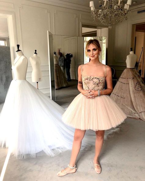 Chiara Ferragni ✨ on Instagram: “One of my favorite moments: at @dior Couture showroom trying on the 3 different dresses @mariagraziachiuri designed for my wedding in 2018 💘” Chiara Ferragni Wedding, Chiara Ferragni Style, Vestidos Color Rosa, Iconic Dresses, Dior Couture, Different Dresses, Embroidered Shorts, My Wedding, The 3