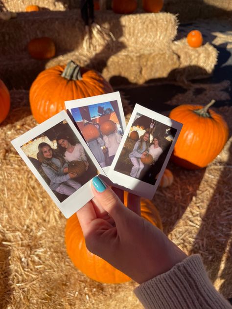 Fall Poloroid Pictures, Fall Activities With Friends Aesthetic, Fall Inspo Pictures Aesthetic, Fall Post Ideas Instagram, Old Fall Aesthetic, Stuff To Do For Halloween, Fall Inspo Pics, Fall Day Aesthetic, Halloween Polaroid