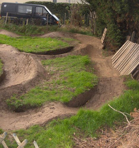 Mountain Biking Photos - Pinkbike Backyard Bike Track, Backyard Pump Track, Kids Bike Track, Atv Track, Bike Pump Track, Dirt Bike Track, Bmx Track, Motocross Tracks, Trail Building