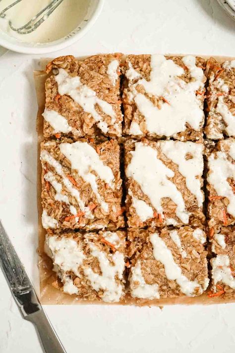 Carrot Cake Oatmeal Breakfast Bars, Carrot Cake Oatmeal Bars, Nutrient Dense Food List, Healthy Breakfast Quick, Carrot Cake Breakfast Cookies, Banana Bread Healthy Easy, Carrot Cake Breakfast, Carrot Cake Cookies Recipe, Postpartum Recipes