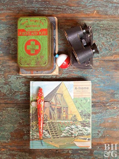 fishing and camp-inspired decor Cottage Decorating Ideas, Retro Cabin, Distressed Wood Furniture, Cottage Decorating, Retro Camping, Cabin Signs, Frame Cabin, Fishing Bobber, Vintage Cabin