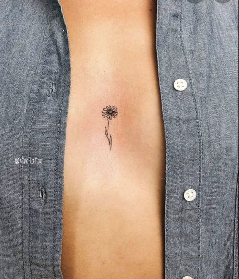 Delicate Sternum Tattoo, Sternum Tattoo Design, Shape Tattoo, Muster Tattoos, Meaningful Tattoos For Women, Small Girl Tattoos, Small Meaningful Tattoos, Sternum Tattoo, Tattoo Videos