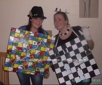 Board Games Costume: Who says Halloween is just an excuse for girls to dress up in the skimpiest costumes? Not me and my sister! Every year we try to come up with something Games Costumes, Homemade Board Games, Toddler Party Games, Teacher Halloween Costumes, School Costume, Me And My Sister, Costumes Diy, Toy Diy, Fancy Costumes