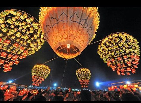 Taunggyi Balloon Festival, Shan State, Myanmar Photo credit-original owners Ballon Festival, Couple Avatar, Balloons Photography, Hot Air Balloon Festival, Floating Garden, Inle Lake, Dark Red Wallpaper, Celebration Around The World, Balloon Festival