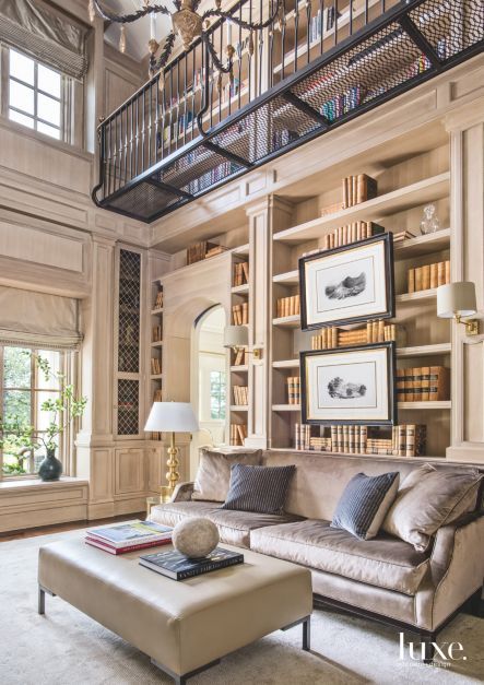 28 Home Libraries To Bookmark For Inspiration | Luxe Interiors + Design Easy Bookshelf, Workspaces Design, Bookshelf Plans, Library Bookshelves, Home Library Design, Attic Renovation, European Home Decor, Home Libraries, Luxe Interiors