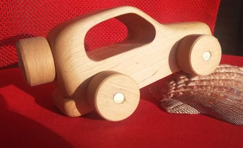 Wooden Cars Toys, Wood Crafts That Sell, Wood Toys Diy, Wooden Toys Design, Printable Toys, Wooden Toy Cars, Making Wooden Toys, Wood Toys Plans, Wooden Wheel