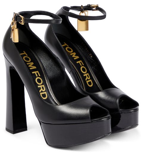 Tom Ford Clothing, Tom Ford Shoes, Christian Louboutin Kate, Black Toms, Shoes Heels Classy, Velvet Pumps, Classy Shoes, Fashion Closet, Fancy Shoes