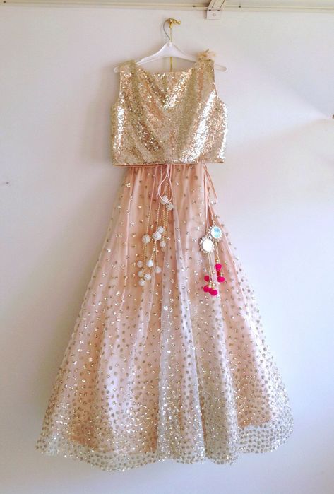 Party Wear Dress For Kids, Pink Sequin Lehenga, Lehenga Choli For Kids, Gold Sequin Blouse, Lehenga For Girls, Sequin Lehenga, Kids Lehenga Choli, Birthday Plans, Paint Pots